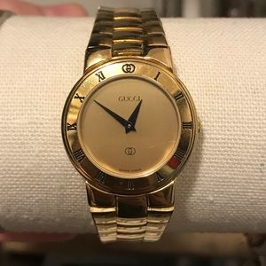 🤩Vintage AUTHENTIC Gucci Gold Tone Watch🤩